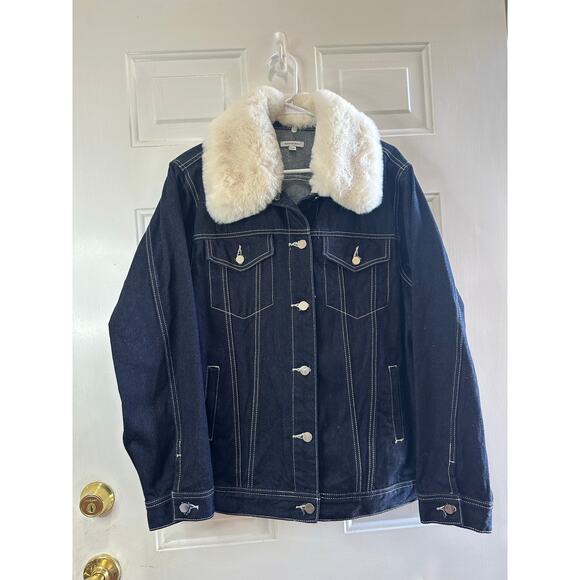 WEWOREWHAT Sz M Boyfriend Denim Faux Fir Jacket Trucker Barn Coat Dark Wash - Picture 3 of 7